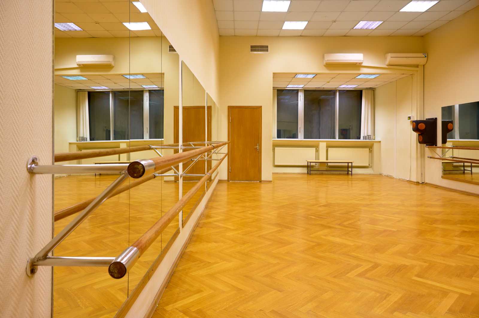 Зал 11,5х5,5м для занятий: йога, гимнастика, офп, сфп, лфк